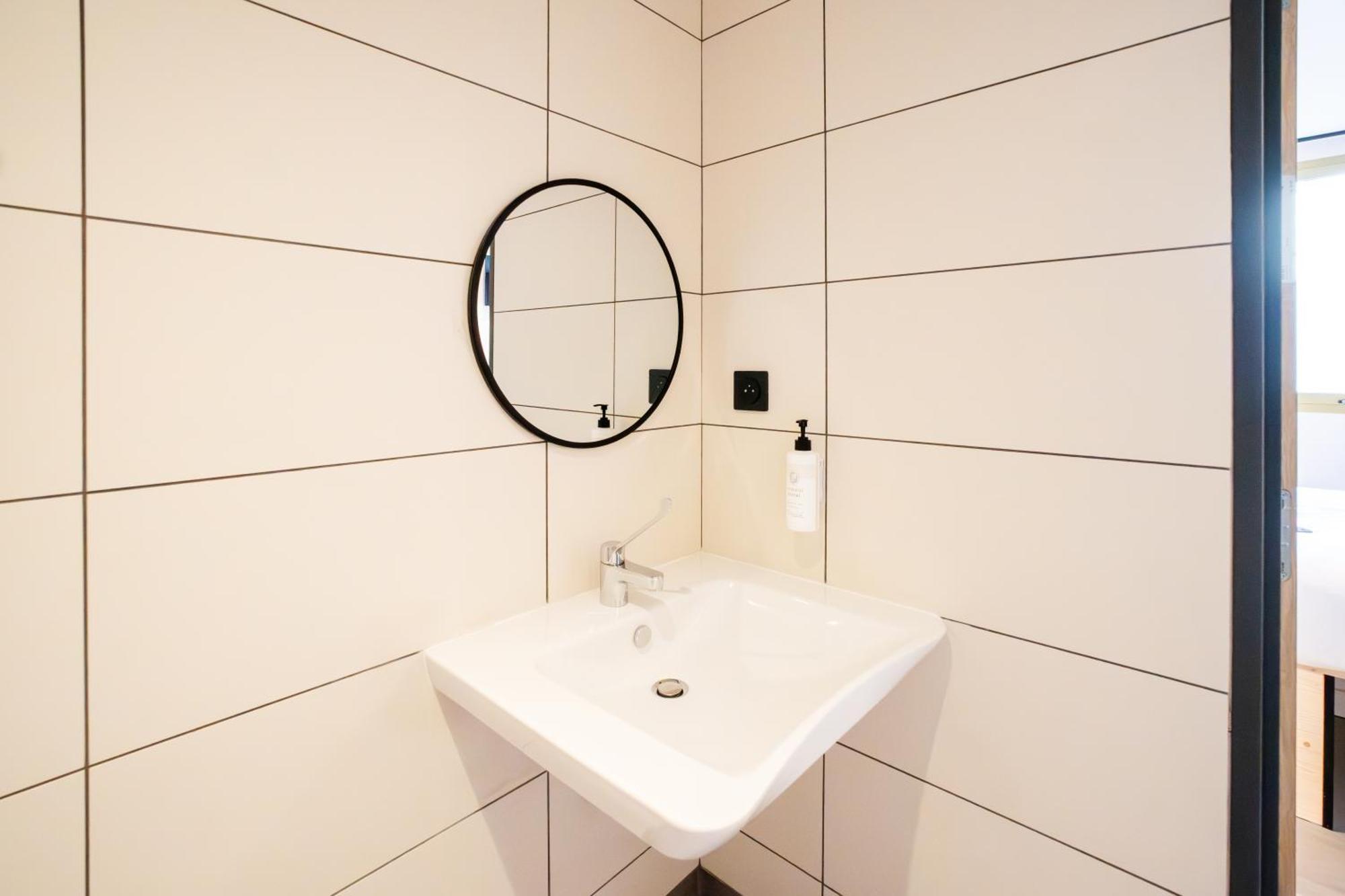 Easyhotel Marseille Euromed Exteriér fotografie