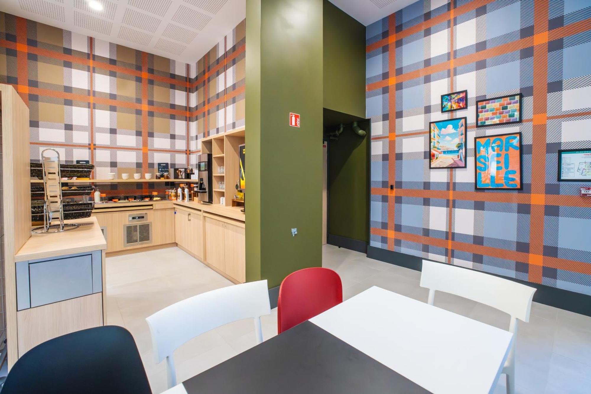 Easyhotel Marseille Euromed Exteriér fotografie