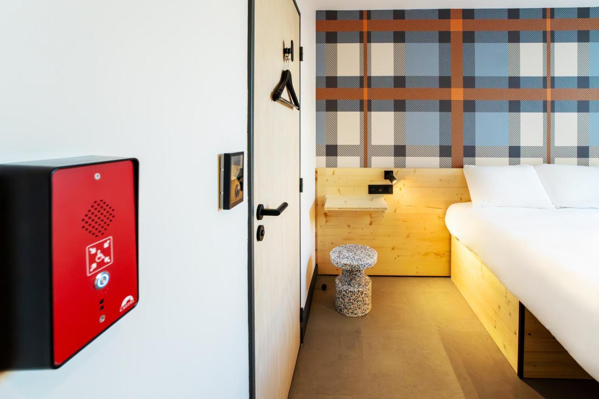 Easyhotel Marseille Euromed Exteriér fotografie